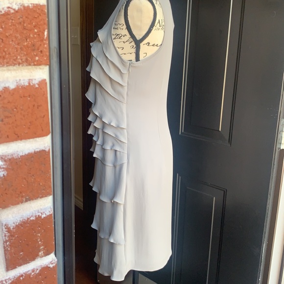NWT 100% Silk Gray Ruffle Dress Sz. 6 BEAUTIFUL! - Picture 2 of 5